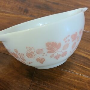 Vintage Pyrex Dish